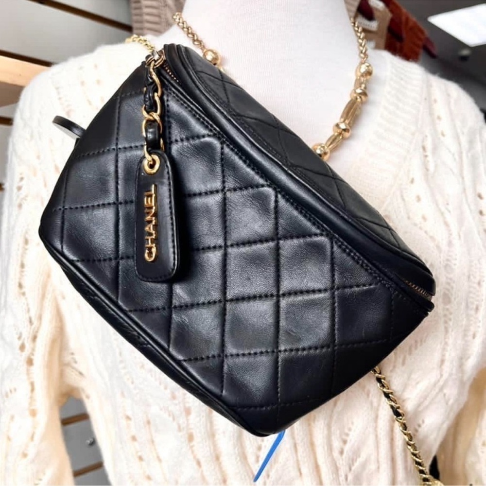 Chanel Belt Bag Quilted Leather Black - Picture 2 of 9